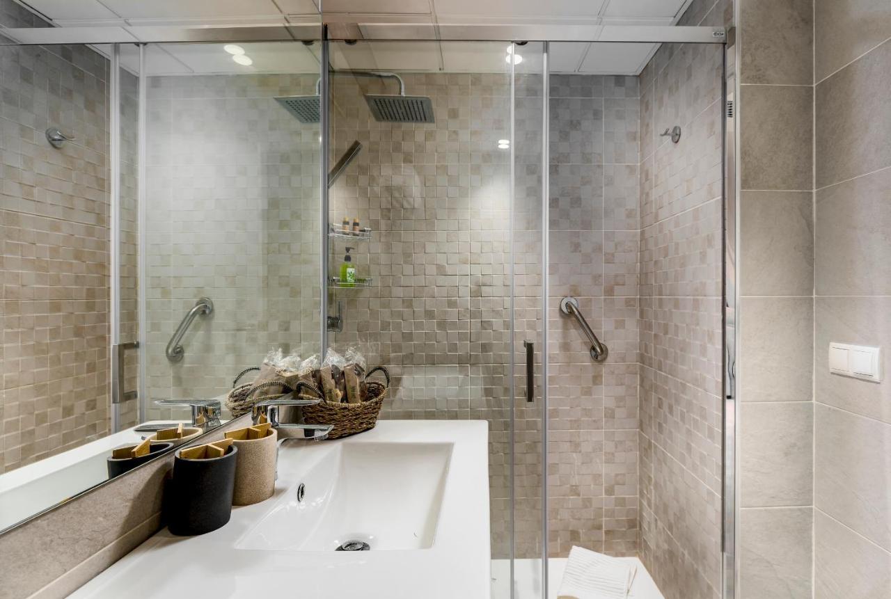 Apartamento Deluxe Con Piscina, Terraza & Parking Malaga Luaran gambar